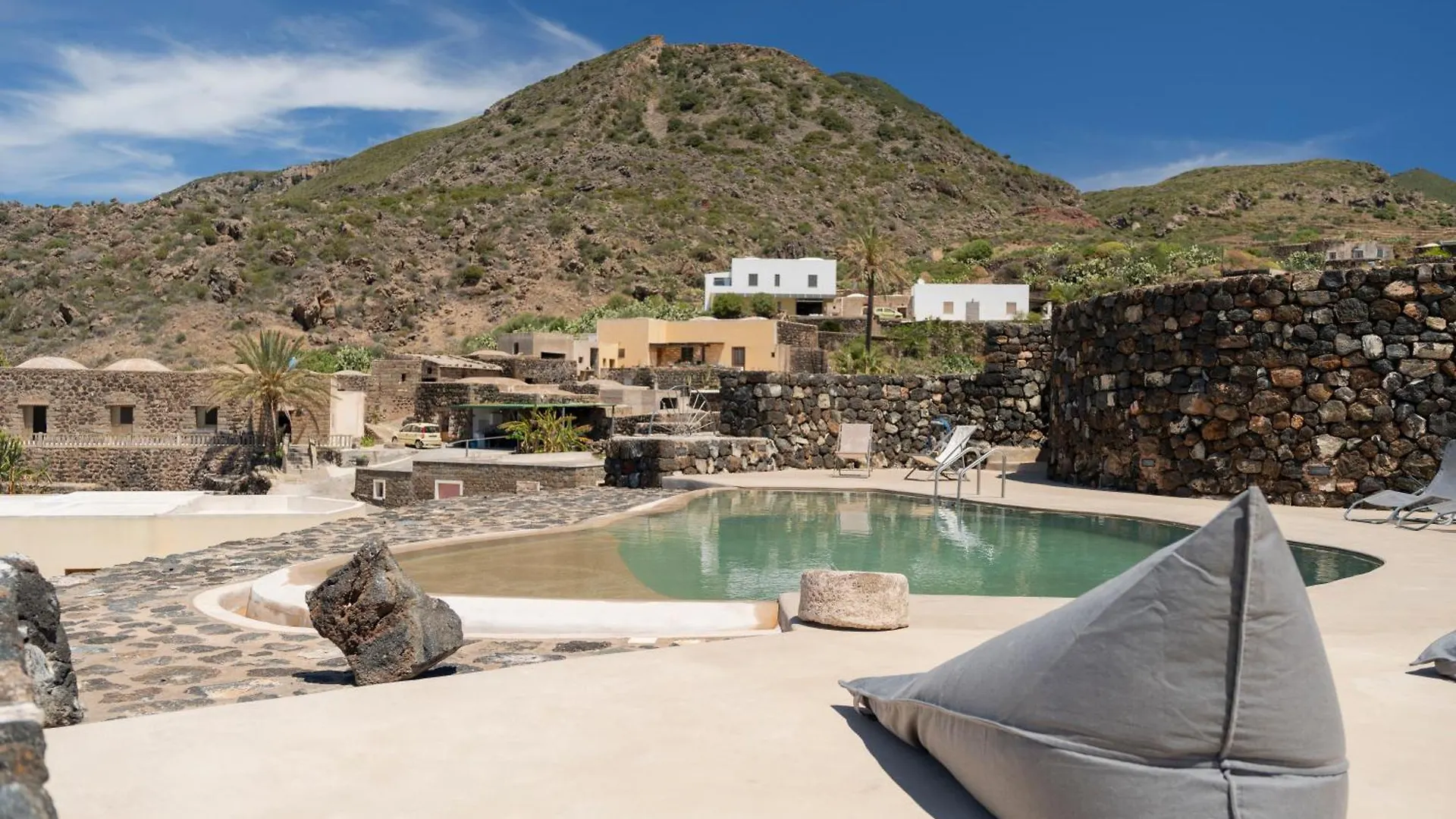 Dammusi Uliveto Villa Scauri  Holiday home